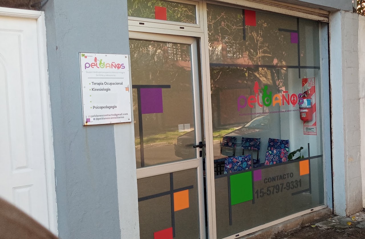 Fachada del consultorio Peldaños en Villa España, Berazategui